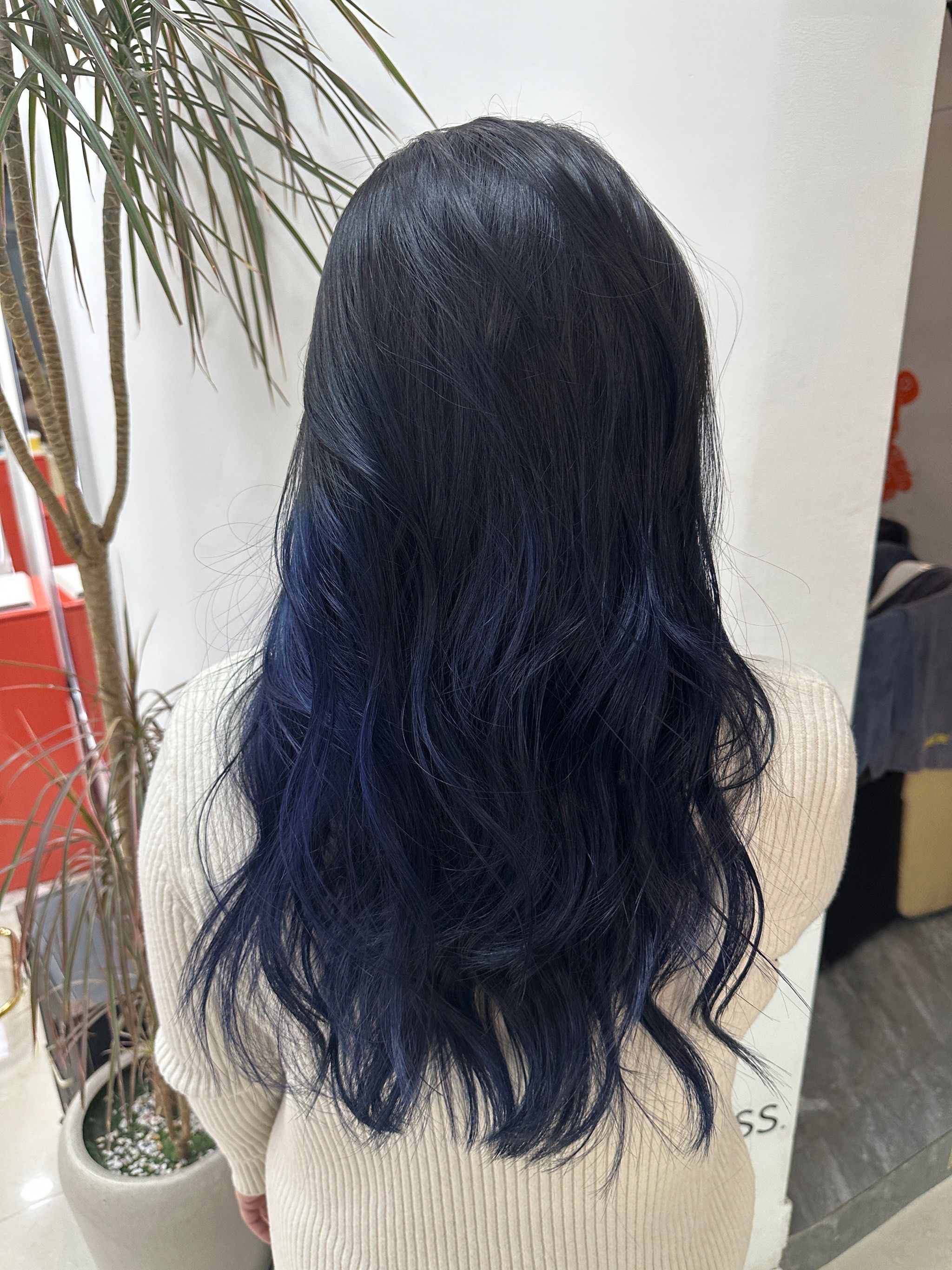 雾霾蓝渐变发尾染