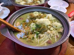 石锅酸菜鱼-周鱼小馆石锅酸菜鱼(活力汇店)