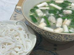 -粉八·云南米线·建水烧烤(常熟路店)