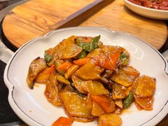 -东北哈尔滨酱骨头馆房掌柜铁锅炖