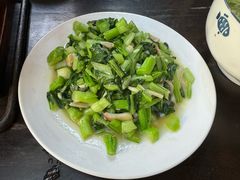 碎炒青菜香菇-吃货私房菜(丽江束河古镇店)