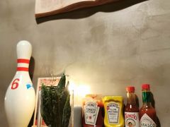 -HIGH FIVE哈福手工汉堡(桂林路店)