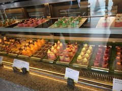 面包甜点陈列柜-解放碑威斯汀酒店-知味国际美食餐厅