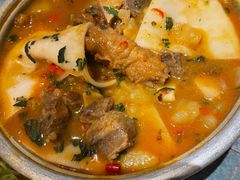 牛牛霸鸡脚煲-浩海火燒雲傣家菜(芮欧百货店)