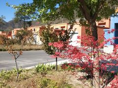 -百里峡七彩艺术小镇