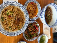 -辣叨叨·江西小炒锅气米粉(南京西路店)