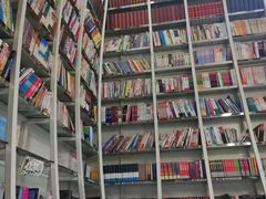 -钟书阁(松江泰晤士小镇店)