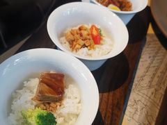 三口饭-穹六人间 people 6(岳阳路店)