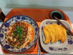 -老新隆牛肉锅贴(新街口店)