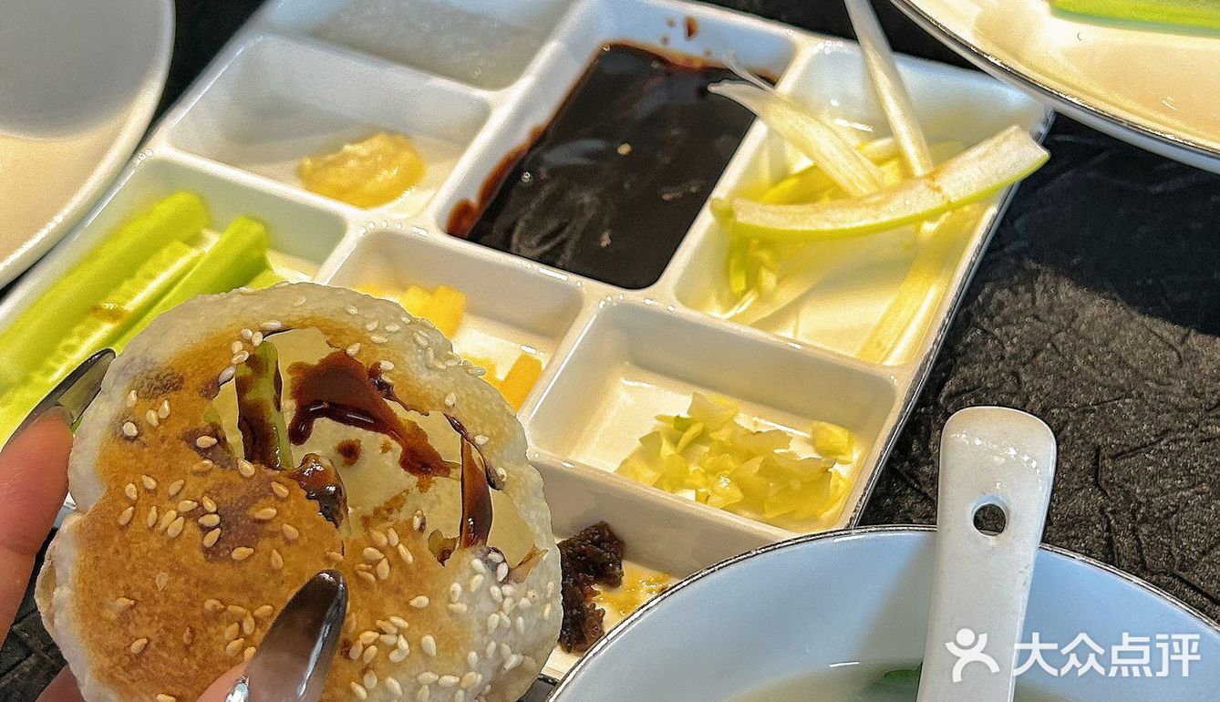 西安探店｜这家的烤鸭真的一绝 大董海参店