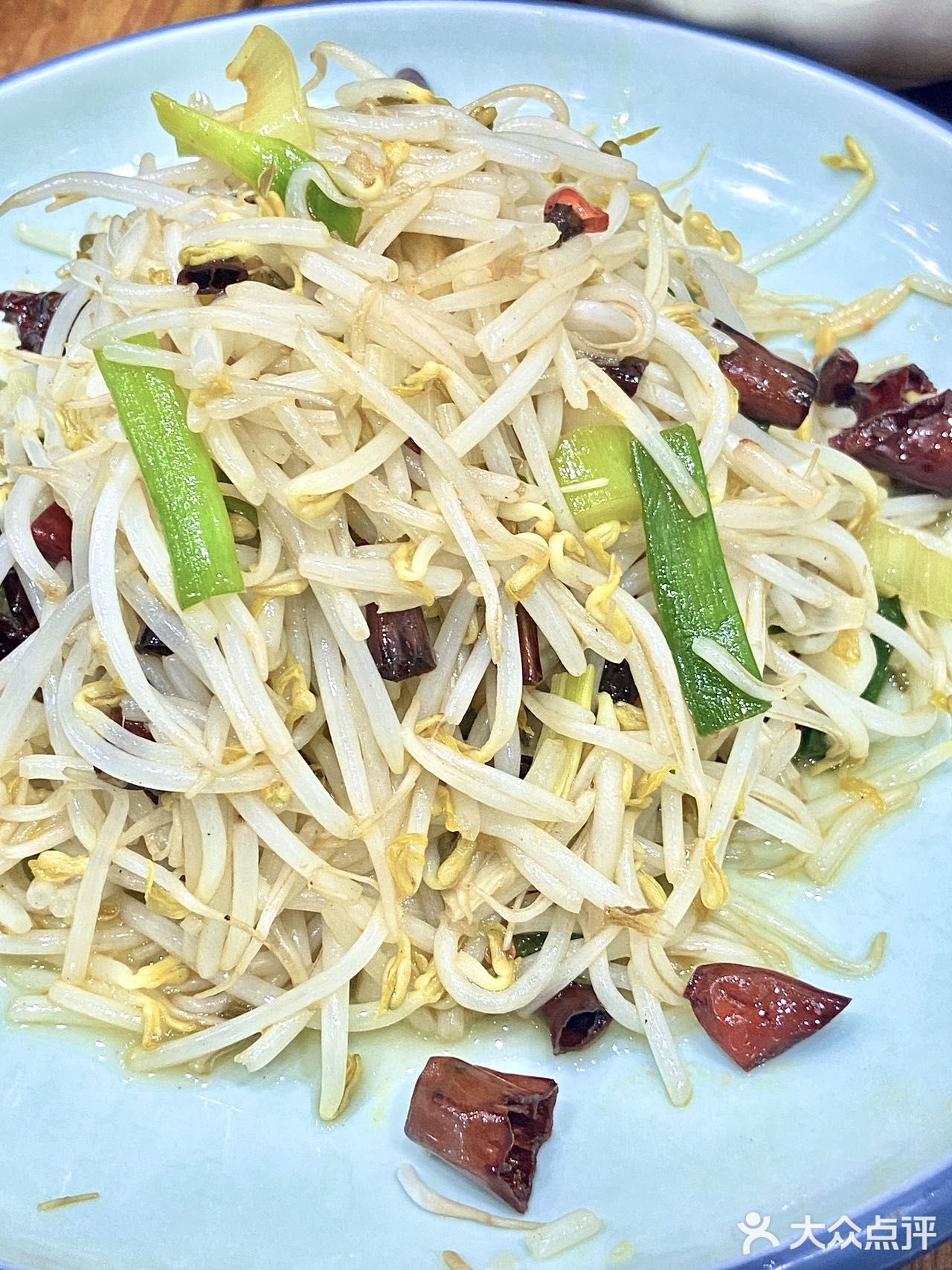 听我的！来西安第一顿吃大雁塔旁的虎子水盆羊肉