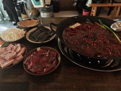 -黄潇洒老火锅(九眼桥宏济巷店)