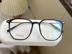 -爱视眸Eyeblling眼镜·依视路·蔡司镜片折扣店(百联南方商城购物中心)