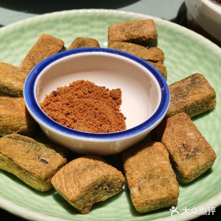 第一次来总体感觉可以！菜品摆盘还算精致，辣酒浸花螺感