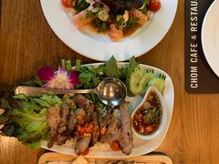 -Chom Cafe and Restaurant