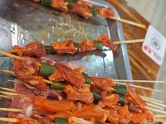 -哈尔滨小酒馆·鲜肉现穿自助烧烤(康新花园店)