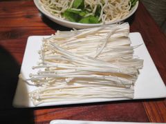 -茸梅路右拐龙虾-农家菜(松江店)