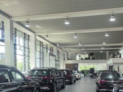 -上海星瀚奔驰4S店(红柳路店)