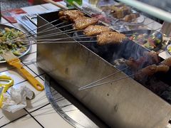 -喜悦小串丹东小黄牛海鲜烧烤大排档(民主广场店)