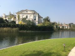 -上海玫瑰园度假酒店