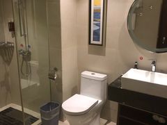 -武汉光谷广场杨家湾地铁站怡程酒店