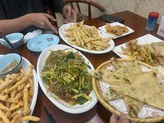 -东北风味思缘食府(对湖路店)