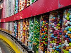 -m豆巧克力世界(上海世茂广场店)