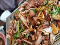 铁板腌蒜爆羊肉-那家·油麻菜馆(常德道店)