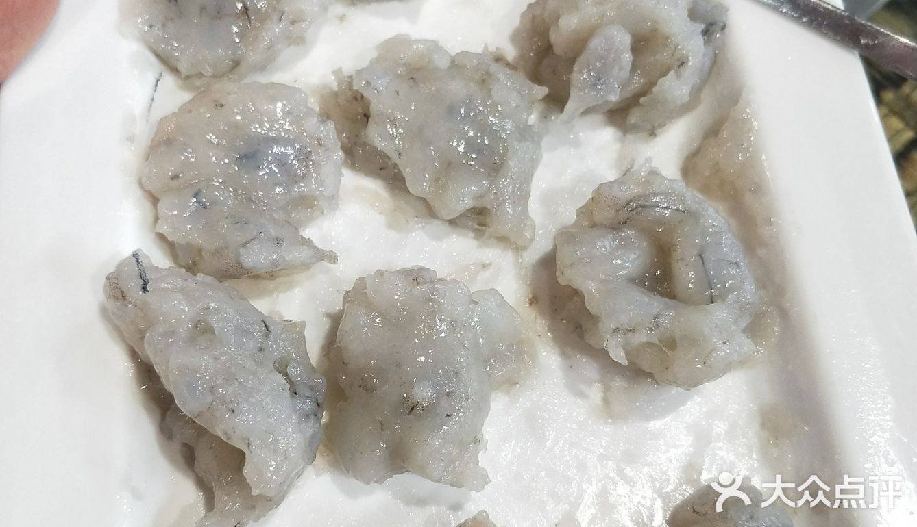 鲜鸭血和腊肠很好吃，那个胶原牛肉很有特点