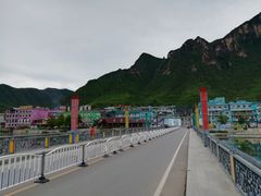 -百里峡七彩艺术小镇