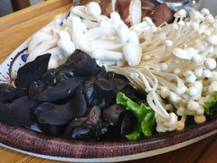 -毛辣果·贵州红酸汤牛肉火锅(西单店)