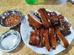 -黄记四更烤乳猪店