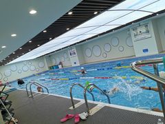 -嘻游纪儿童游泳课程中心(红博中央公园店)