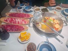 -左庭右院鲜牛肉火锅(金山万达店)
