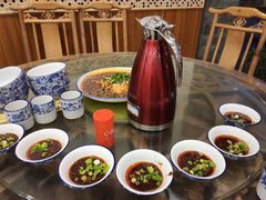 -石磨豆花家常菜·牦牛排土火锅