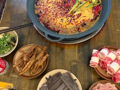 -黄潇洒老火锅(九眼桥宏济巷店)