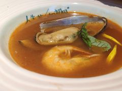 冬阴功海鲜汤-蜜桃花开·中西融合菜E&W(南长街店)