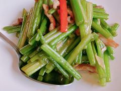 章丘鲍芹炒肉丝-鹊华居·地道鲁菜·海鲜·融合味(大明湖店)