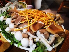 -野山舂·贵州现舂酸汤牛肉(鸿通城店)