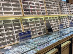 -沫芮眼镜·蔡司官方授权店(人民广场店)