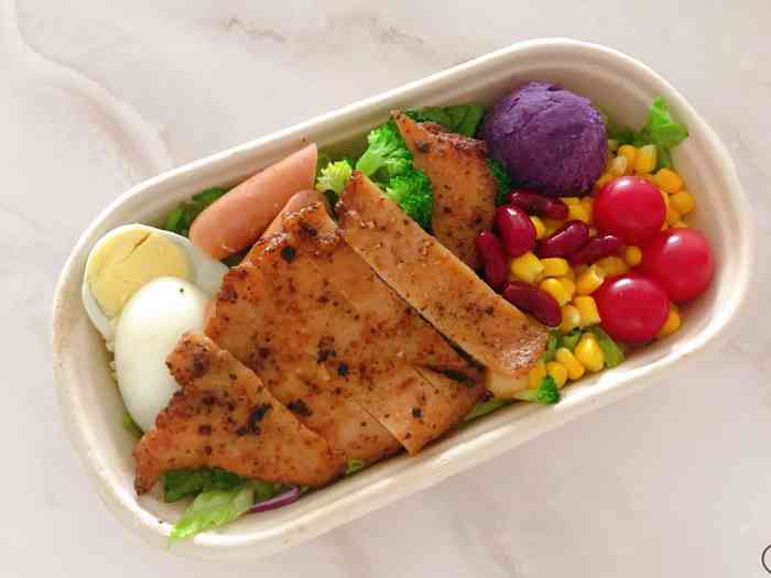 缤果盒子轻食沙拉(八一店)-"在这家前后也下单好几次外卖啦,总体感觉