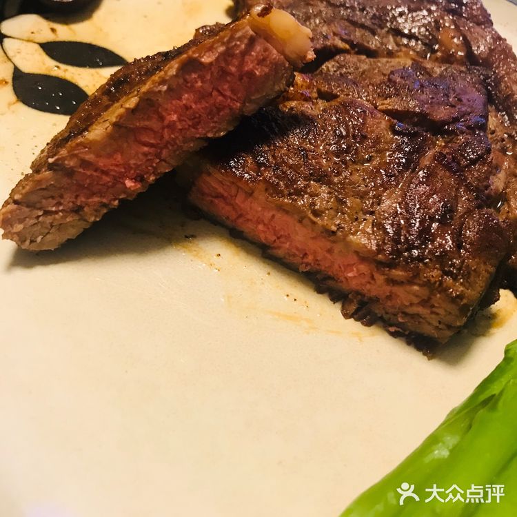 煎制过程中记得用黄油不停的浇淋，保证双面熟度一致