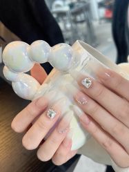 -芊屿芊浔美甲