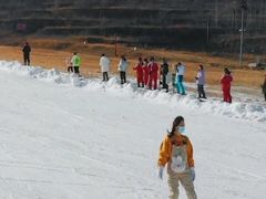 -济南卧虎山滑雪场