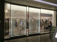-URBAN REVIVO(高德置地广场·春广场店)