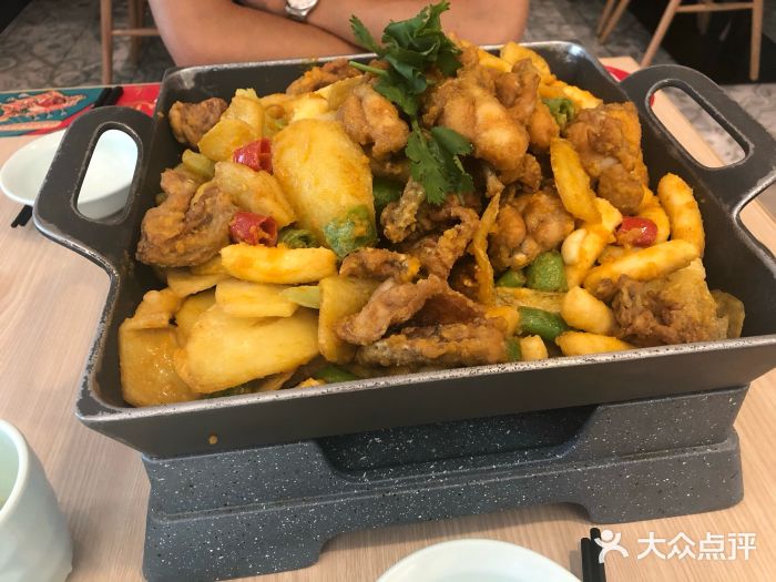 精悦蓉(松江万达广场店)特色咸蛋黄牛蛙干锅图片