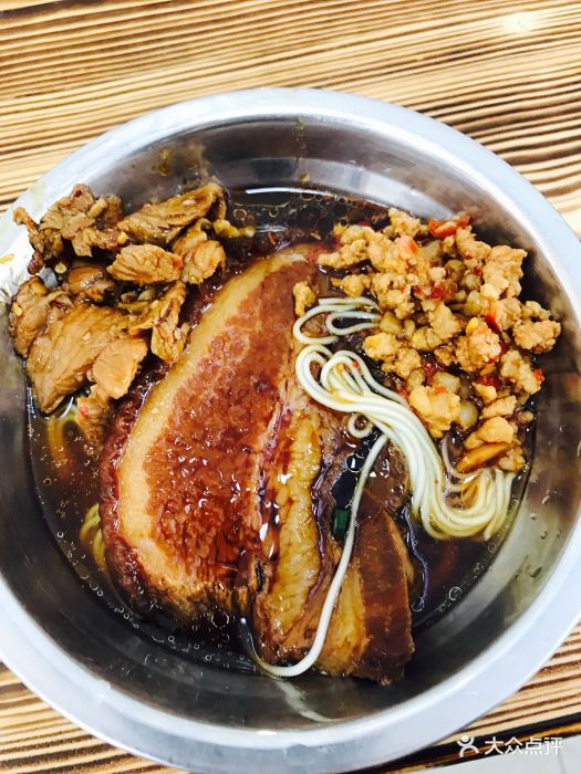 老上海弄堂面馆浇头图片 - 第1张