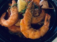 蒜香带头油焖活虾-羽深肉铺 Steak & Wine
