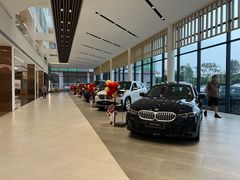 -上海宝宁宝马4S店