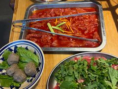 -洱火云南酸菜牛肉火锅(石景山当代商城店)